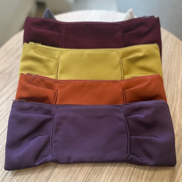 Brontibay Paris - Burnt Orange Satin Bow Clutch Purse with Zip - Picture 11 of 12